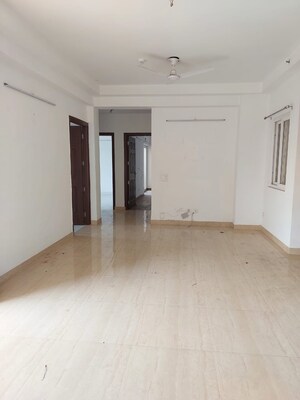 Room in 2 BHK Apartment at Spacetech Edana, Alpha 1 Greater Noida – for Rent
