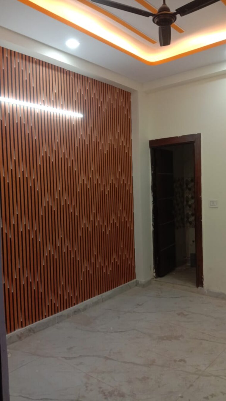 Room, govindpuram 3 Bedroom 100 Sq.Yd. Builder Floor In Govindpuram Ghaziabad 9539800