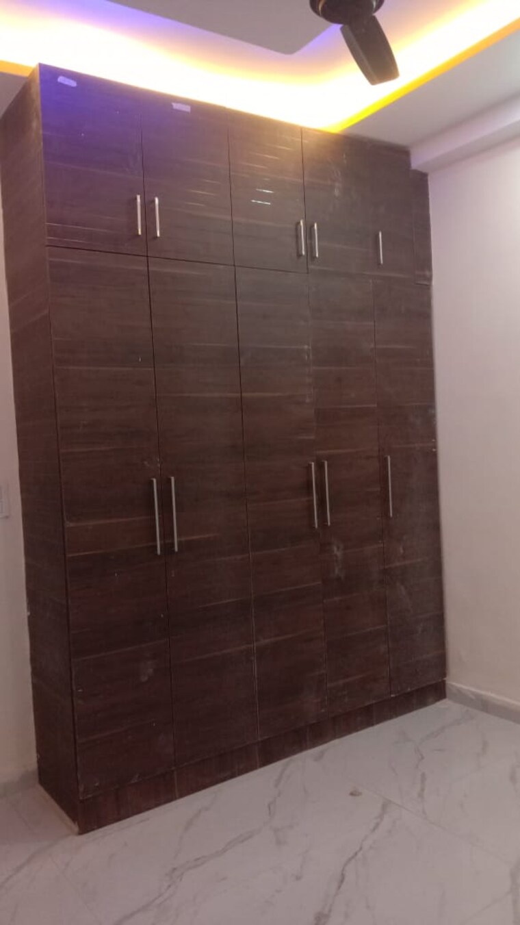 Room, govindpuram 3 Bedroom 100 Sq.Yd. Builder Floor In Govindpuram Ghaziabad 9539800