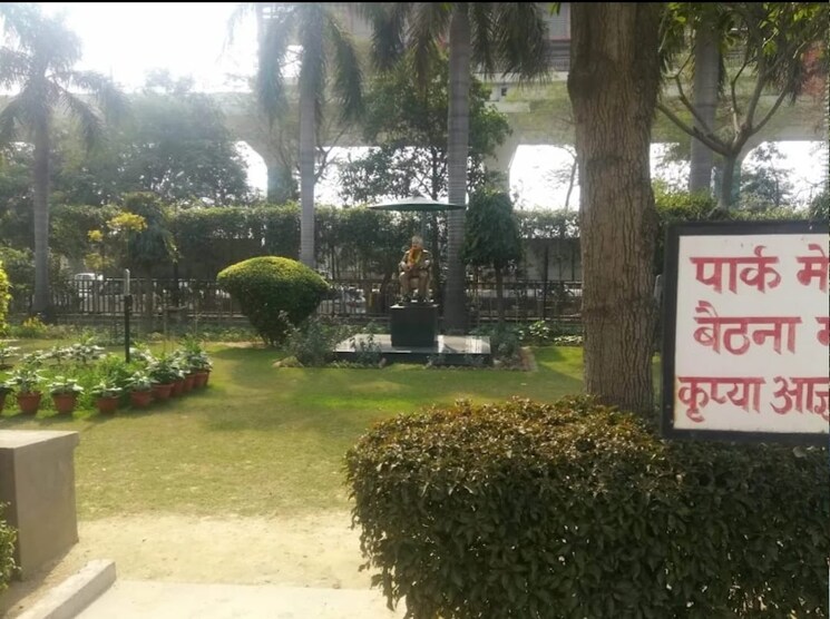 Garden, chattarpur  2 Acre Plot In Chattarpur Delhi 9539819