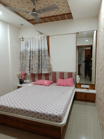 Bedroom in 2 BHK Apartment at Swastik Park, Chembur – for Rent