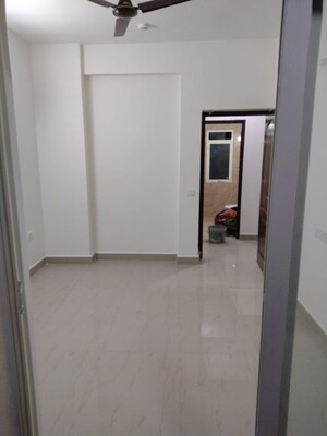 Bedroom in 2.5 BHK Apartment at Nimbus Express Park View - II, Chi V Greater Noida – for Rent