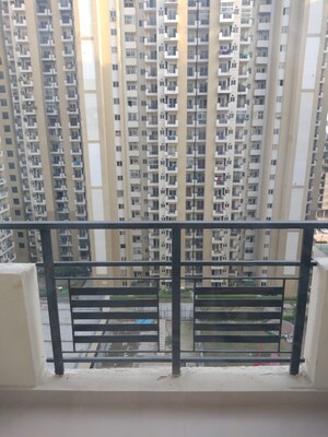 2.5 BHK Apartment – Exterior View View at Nimbus Express Park View - II, Chi V Greater Noida - for Rent