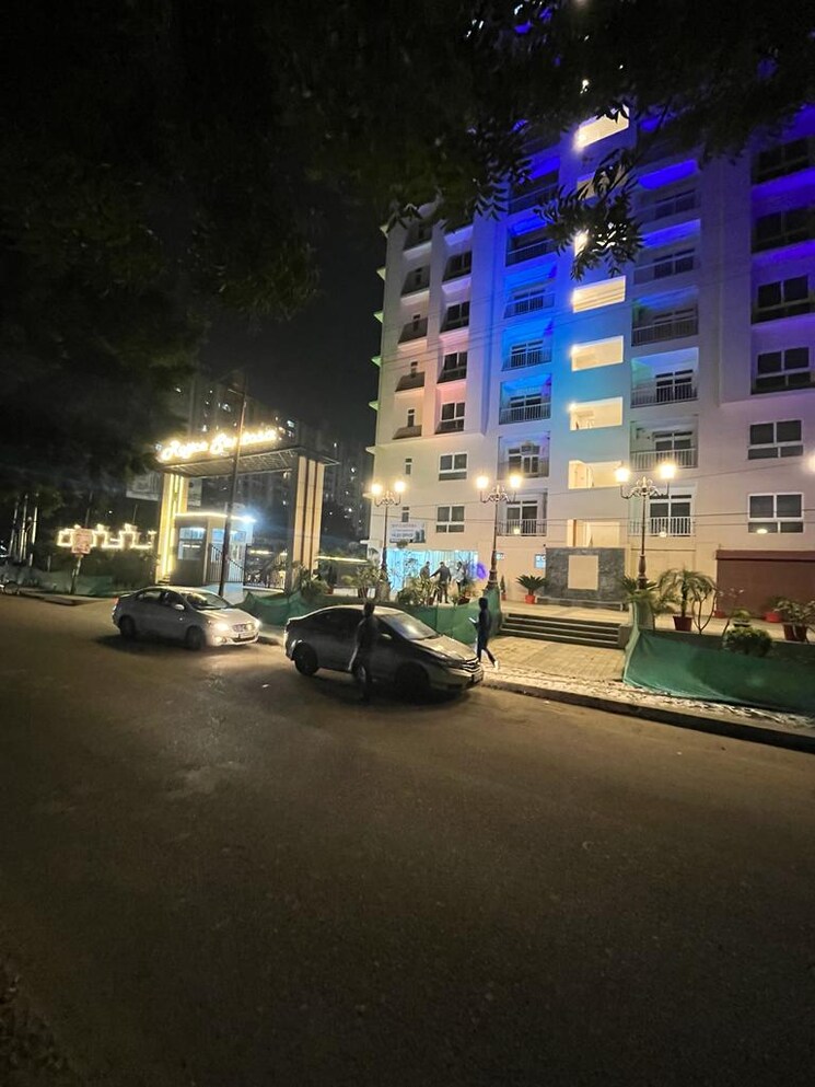  Parking, royce-sentosa-parc 4 Bedroom 2160 Sq.Ft. Apartment In Raj Nagar Extension Ghaziabad 9540051