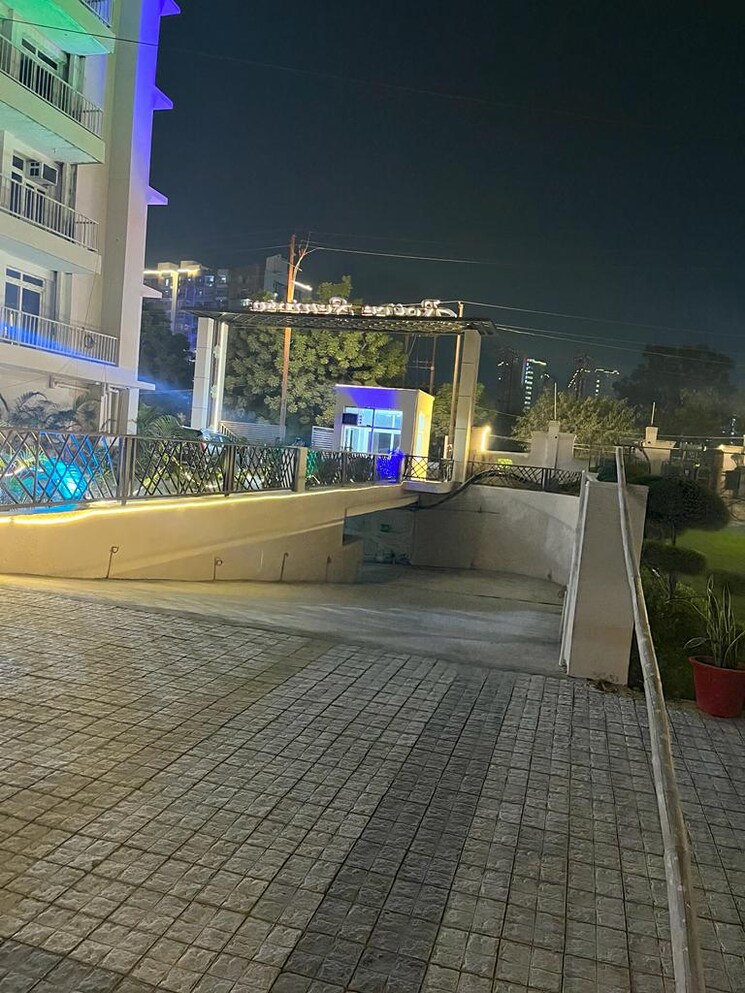 Swimming Pool, royce-sentosa-parc 4 Bedroom 2160 Sq.Ft. Apartment In Raj Nagar Extension Ghaziabad 9540051