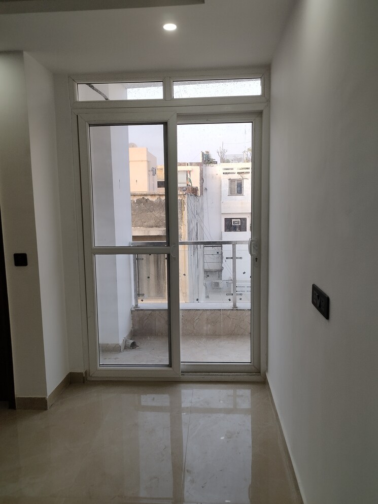 undefined, freedom fighters enclave 3 Bedroom 1500 Sq.Ft. Builder Floor In Freedom Fighters Enclave Delhi 9540058