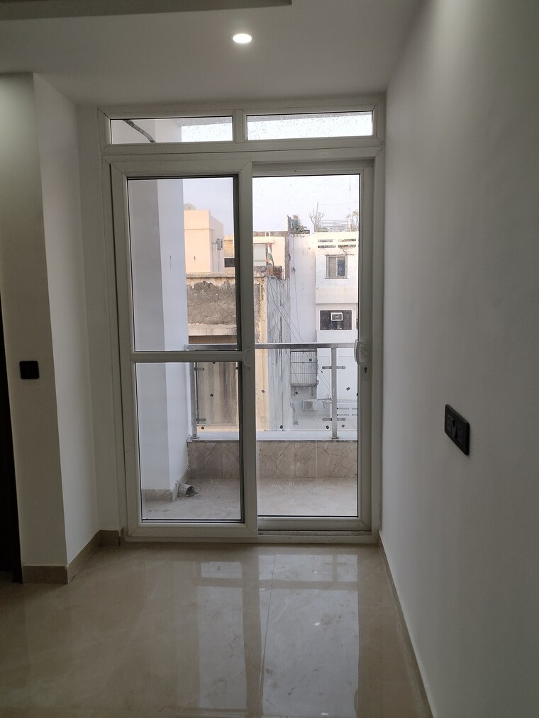 undefined, freedom fighters enclave 3 Bedroom 1500 Sq.Ft. Builder Floor In Freedom Fighters Enclave Delhi 9540058