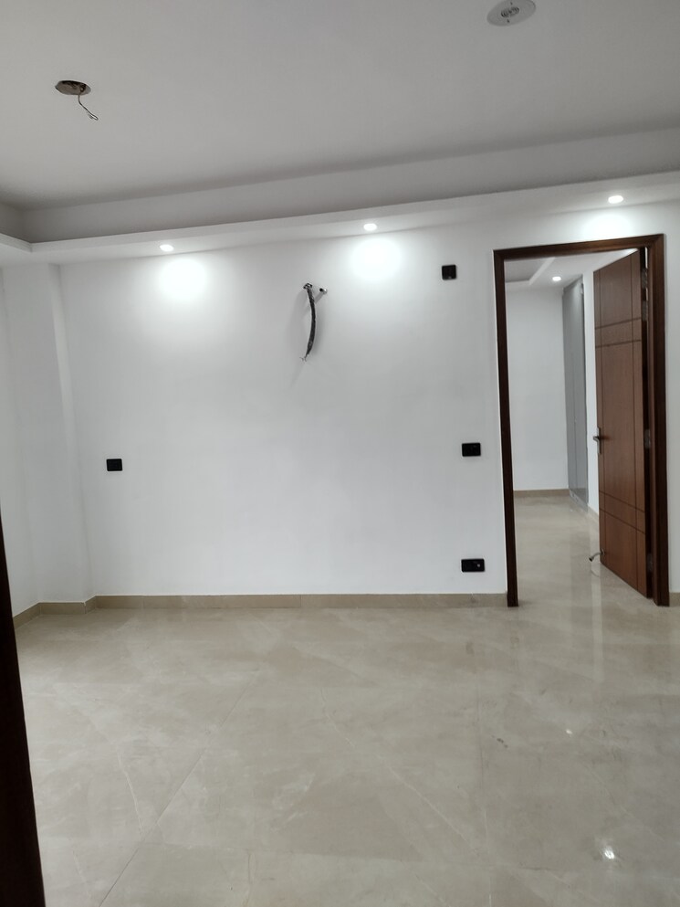 Room, freedom fighters enclave 3 Bedroom 1500 Sq.Ft. Builder Floor In Freedom Fighters Enclave Delhi 9540058