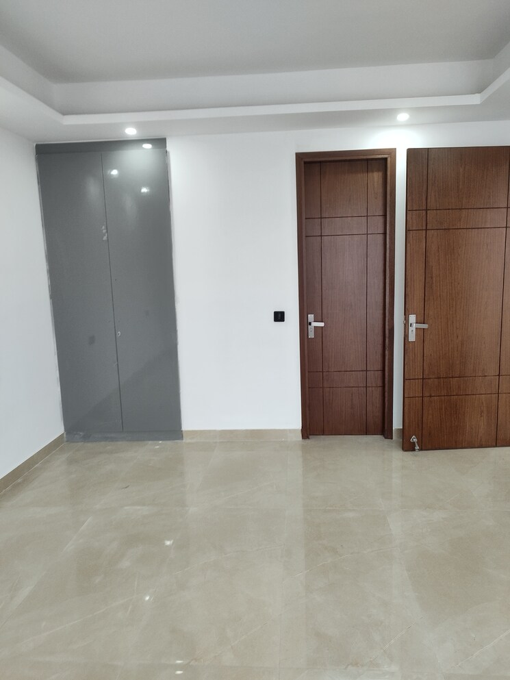 Room, freedom fighters enclave 3 Bedroom 1500 Sq.Ft. Builder Floor In Freedom Fighters Enclave Delhi 9540058