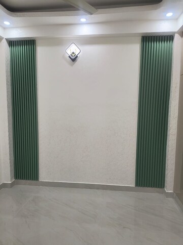 Room in 4 BHK Apartment at Dwarika Raj Garden City, Raj Nagar Extension – for Sale