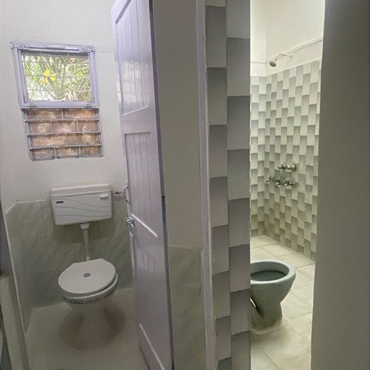 Bathroom, kalkaji 2 Bedroom 1400 Sq.Ft. Apartment In Kalkaji Delhi 9540067