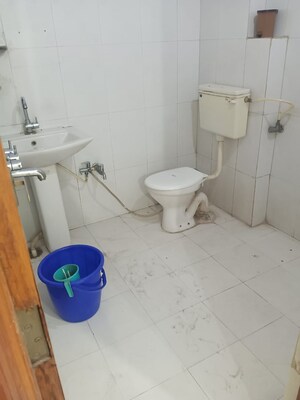 Bathroom in 2 BHK Apartment at New Rajendra Nagar – for Rent