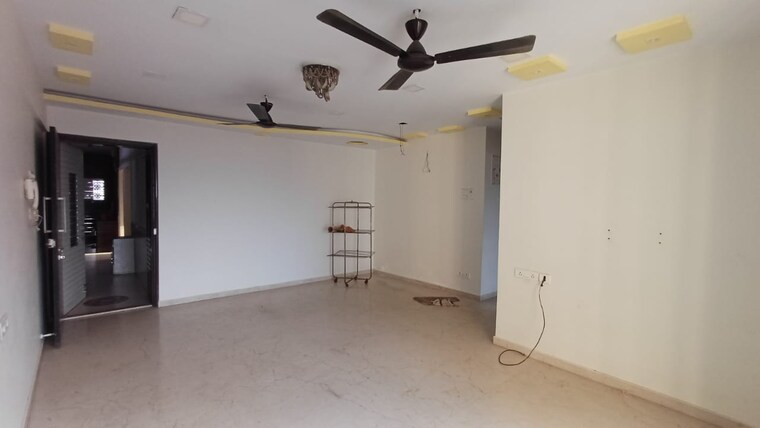 Room, dosti-vihar 2.5 Bedroom 850 Sq.Ft. Apartment In Samata Nagar Thane 9540236