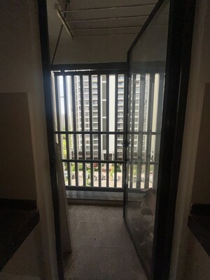 Room in 1.5 BHK Apartment at Lodha Palava Downtown Dombivli East, Dombivli East – for Rent