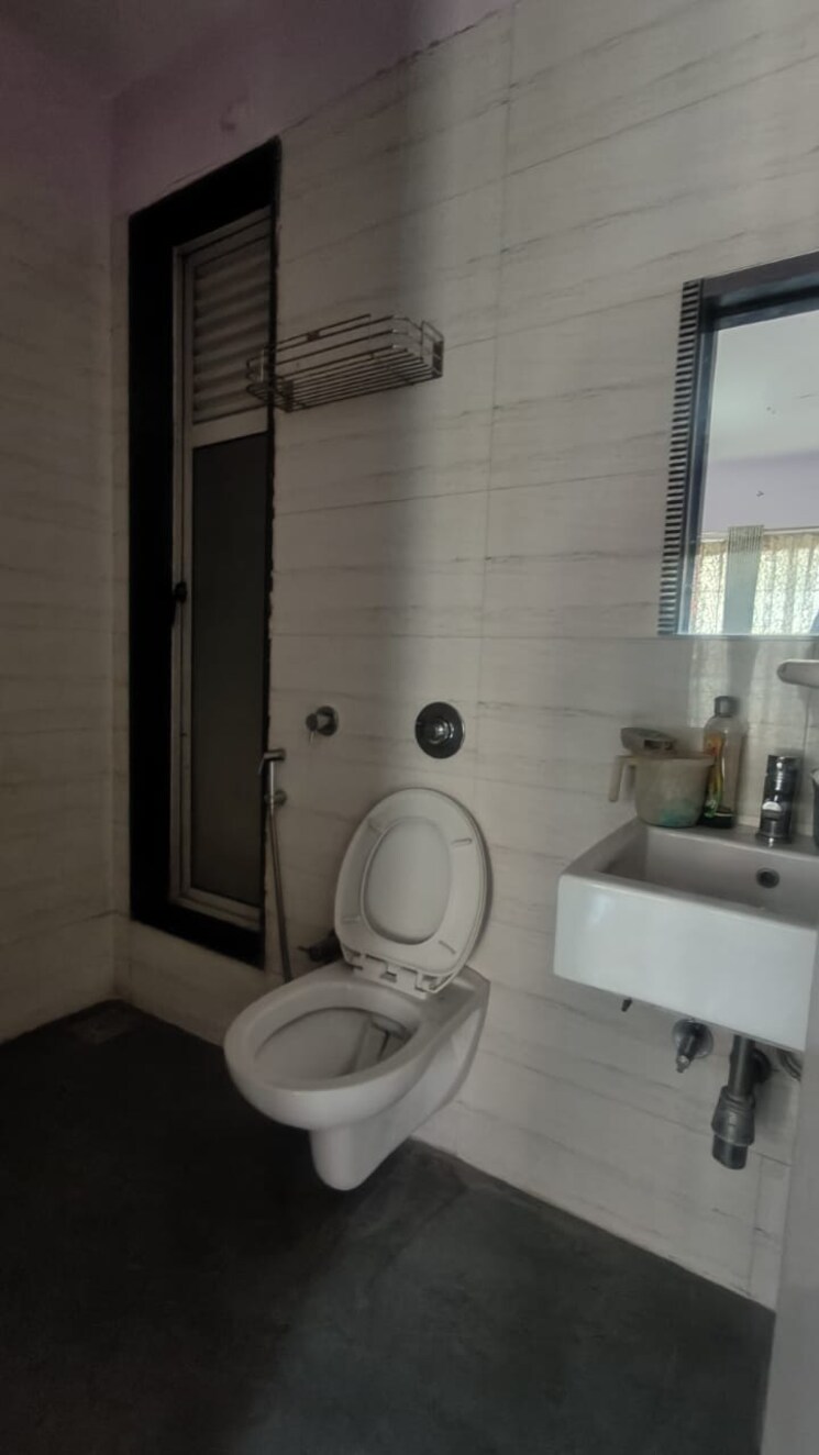 Bathroom, dosti-vihar 2.5 Bedroom 850 Sq.Ft. Apartment In Samata Nagar Thane 9540291