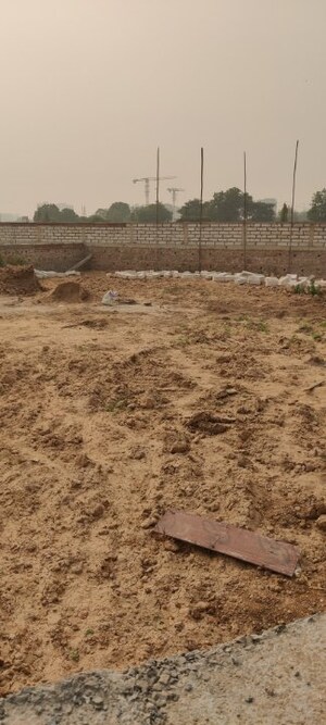  Plot For Sale in Makarba