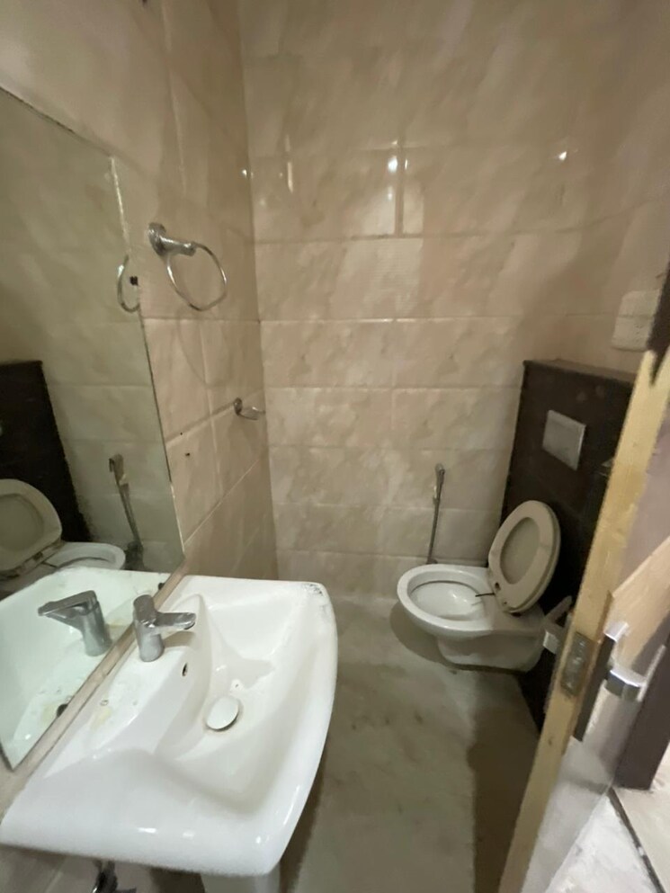 Bathroom, jangpura 2 Bedroom 900 Sq.Ft. Independent House In Jangpura Delhi 9540702