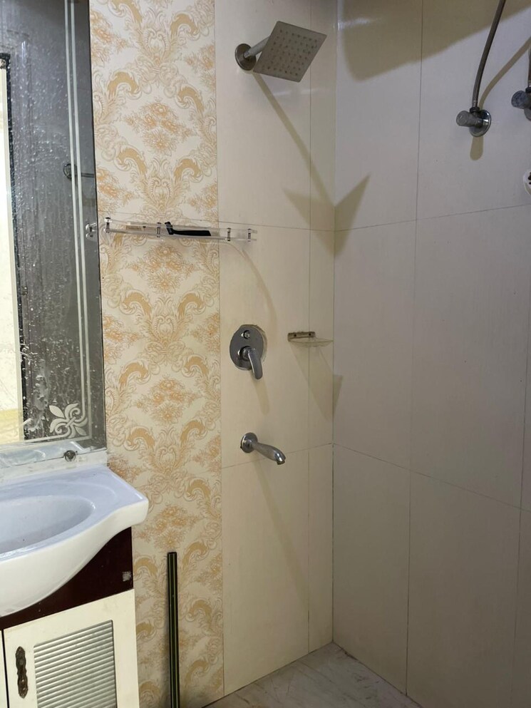 Bathroom, jangpura 2 Bedroom 900 Sq.Ft. Independent House In Jangpura Delhi 9540702