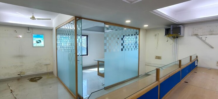 Room, ernakulam Commercial Office Space 14000 Sq.Ft. In Ernakulam Kochi 9540766