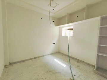 Room in 2 BHK Independent House at Mangaldas Nagar – for Sale