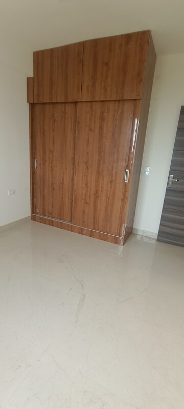 Room in 3 BHK Apartment at Mansarovar – for Rent