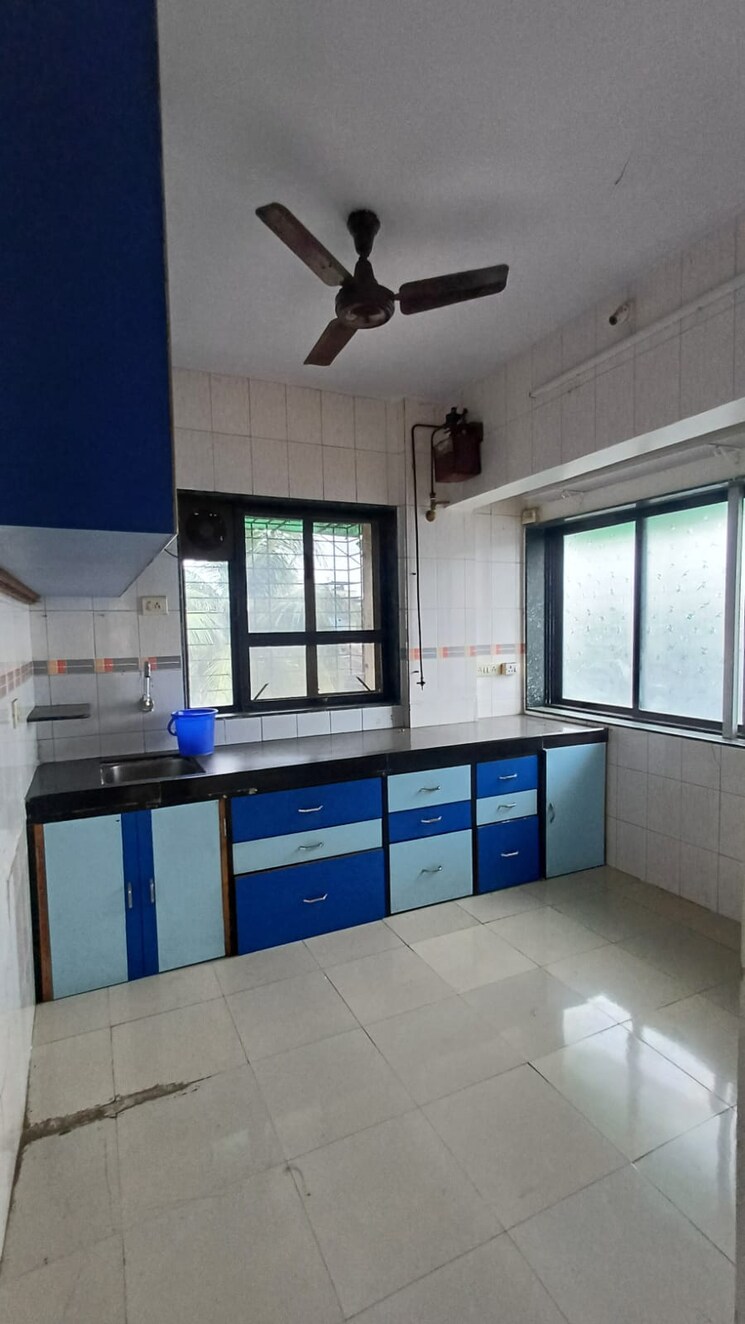 Kitchen, naupada 2 Bedroom 700 Sq.Ft. Apartment In Naupada Thane 9540999