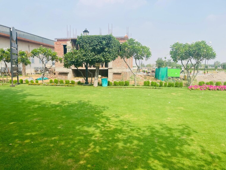 Garden, meffier-golden-park  136 Sq.Yd. Plot In Sohna Sector 4 Gurgaon 9541013