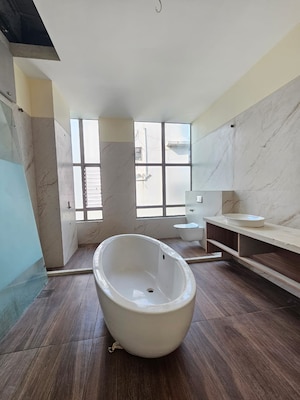 Bathroom in 4 BHK Apartment at Wadhwa Samarpan, Pali Hill – for Sale