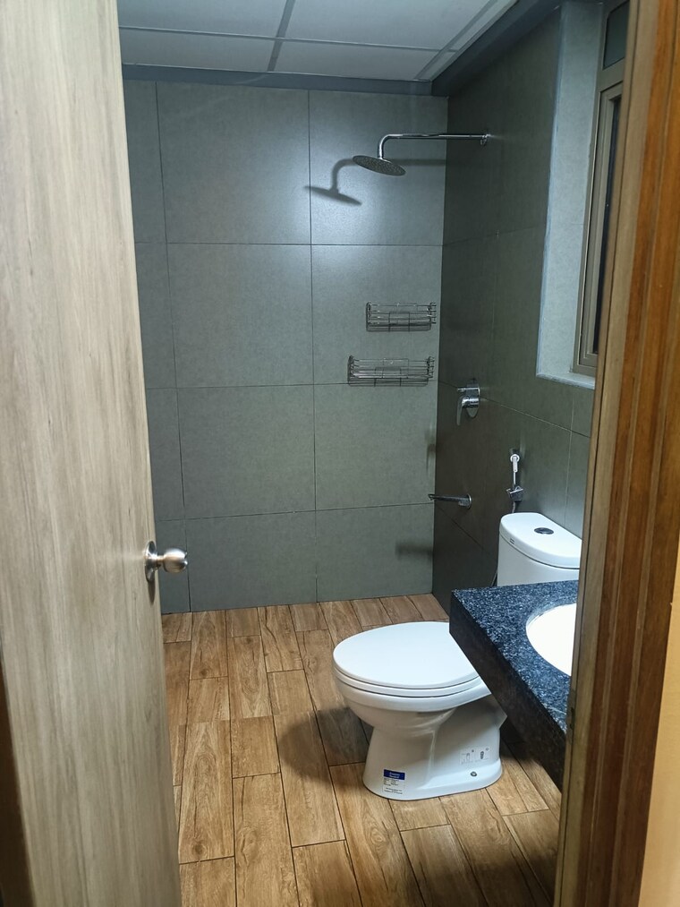 Attached Bathroom, kalpataru-paramount 2 Bedroom 711 Sq.Ft. Apartment In Kapur Bawdi Thane 9541042