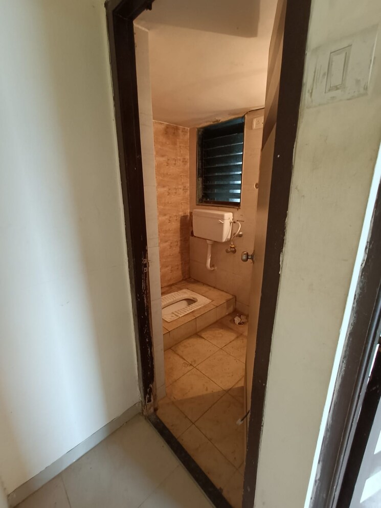 Bathroom, rr-hill-galaxy 1 Bedroom 402 Sq.Ft. Apartment In Mira Road Thane 9541063