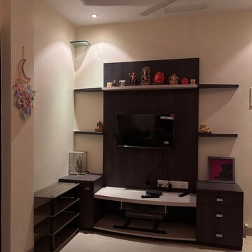 Furnished Amenities in 2 BHK Apartment at Mahesh Jai Bharat, Khar West – for Rent