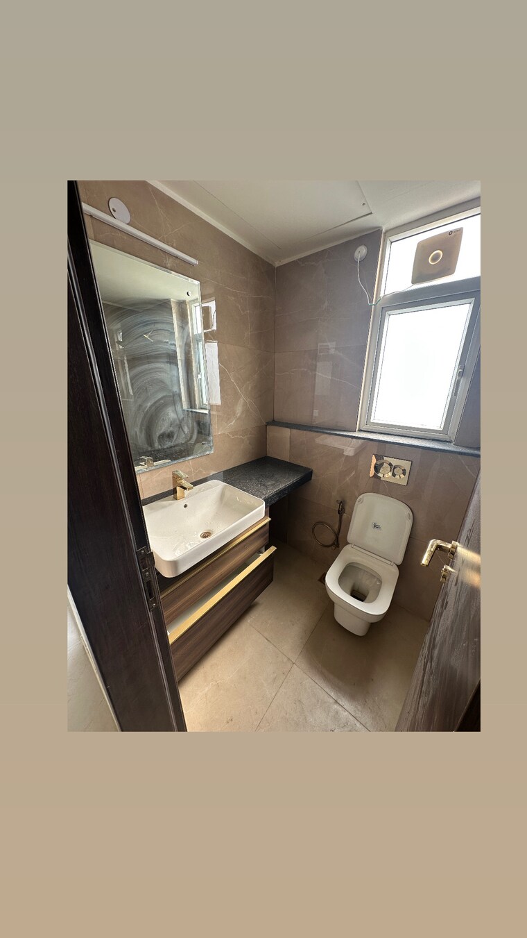 Bathroom, smart-world-orchard 3 Bedroom 1680 Sq.Ft. Apartment In Sector 61 Gurgaon 9541107