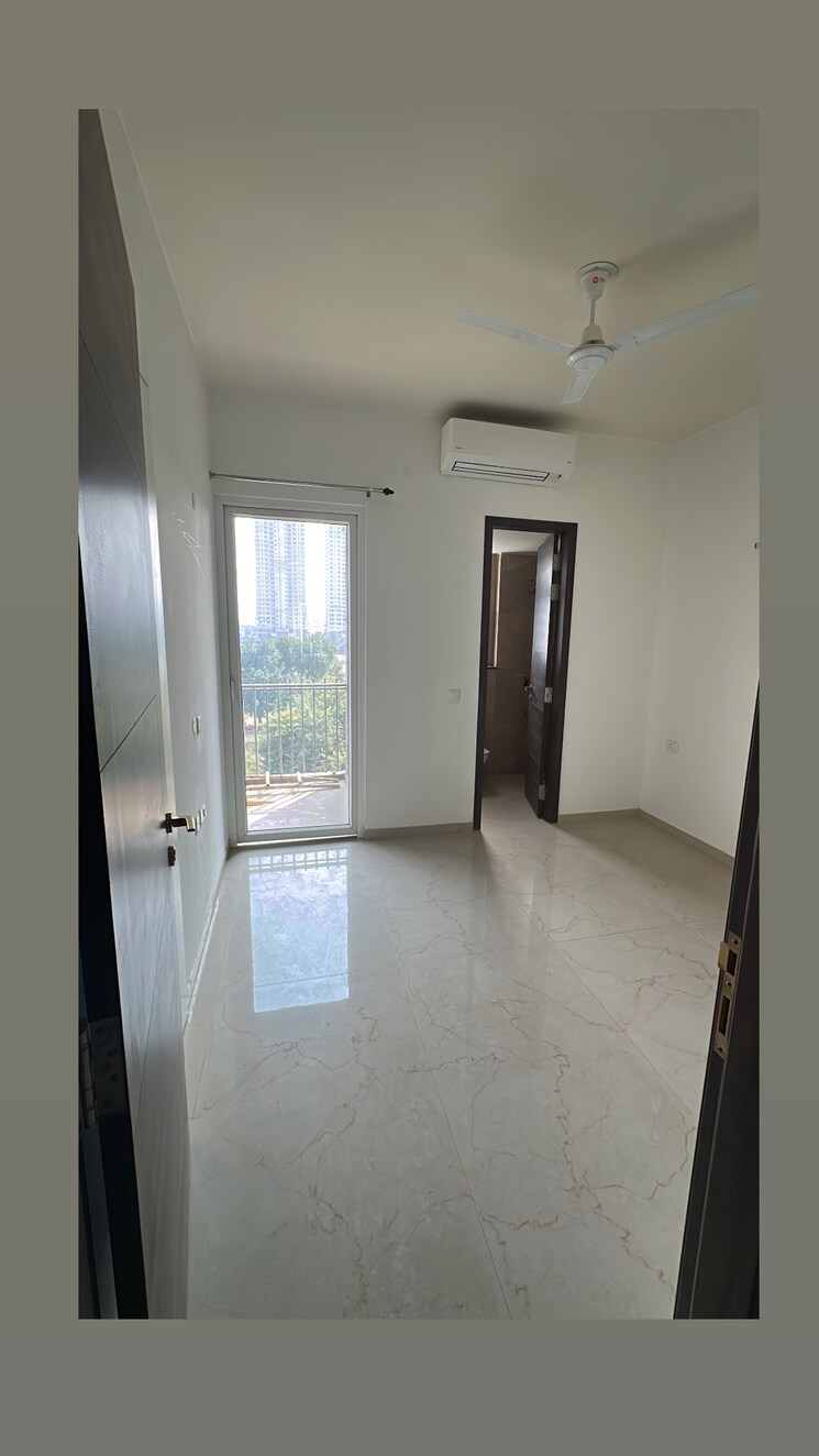Room, smart-world-orchard 3 Bedroom 1680 Sq.Ft. Apartment In Sector 61 Gurgaon 9541107