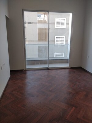 Room in 3 BHK Apartment at Omkar Alta Monte, Malad East – for Rent