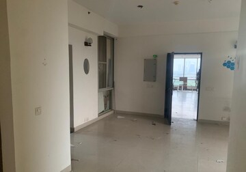 Room in 2 BHK Apartment at Pioneer Park Araya, Sector 61 – for Rent