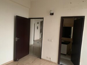 Room in 2 BHK Apartment at Pioneer Park Araya, Sector 61 – for Rent