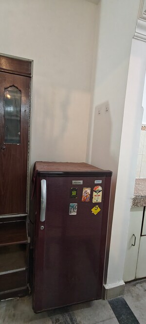 Furnished Amenities in 1 BHK Builder Floor at Mayur Vihar 1 – for Rent