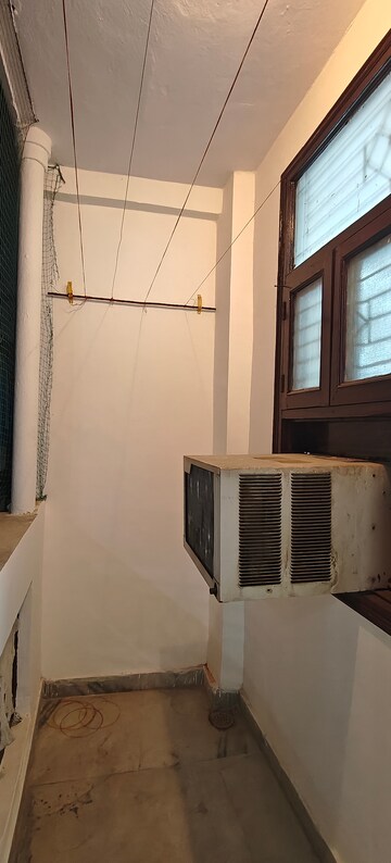 Team Area in 1 BHK Builder Floor at Mayur Vihar Phase 1 – for Rent