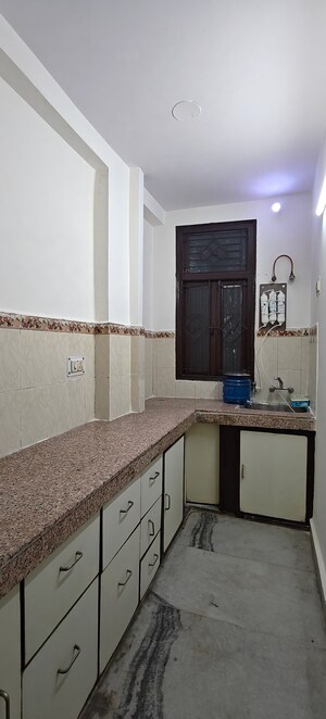 Kitchen in 1 BHK Builder Floor at Mayur Vihar 1 – for Rent