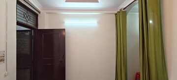 Room in 1 BHK Builder Floor at Mayur Vihar Phase 1 – for Rent