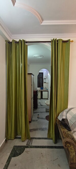 Bathroom in 1 BHK Builder Floor at Mayur Vihar 1 – for Rent