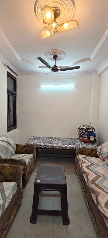 Furnished Amenities in 1 BHK Builder Floor at Mayur Vihar Phase 1 – for Rent