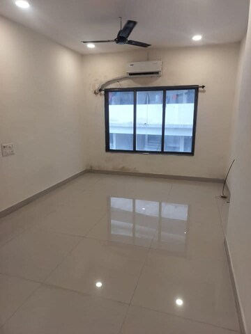 Room in 1 RK Apartment at Level The Residences, Andheri West – for Rent