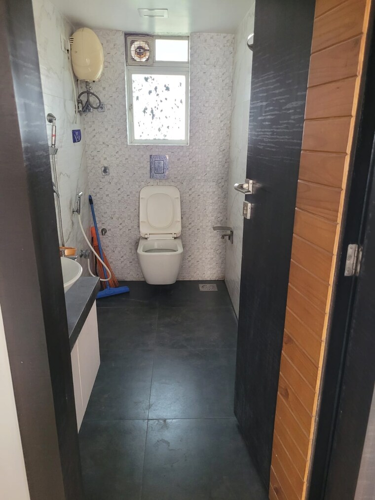 Bathroom, gundecha-sunflower 2 Bedroom 650 Sq.Ft. Apartment In Kandivali East Mumbai 9541192