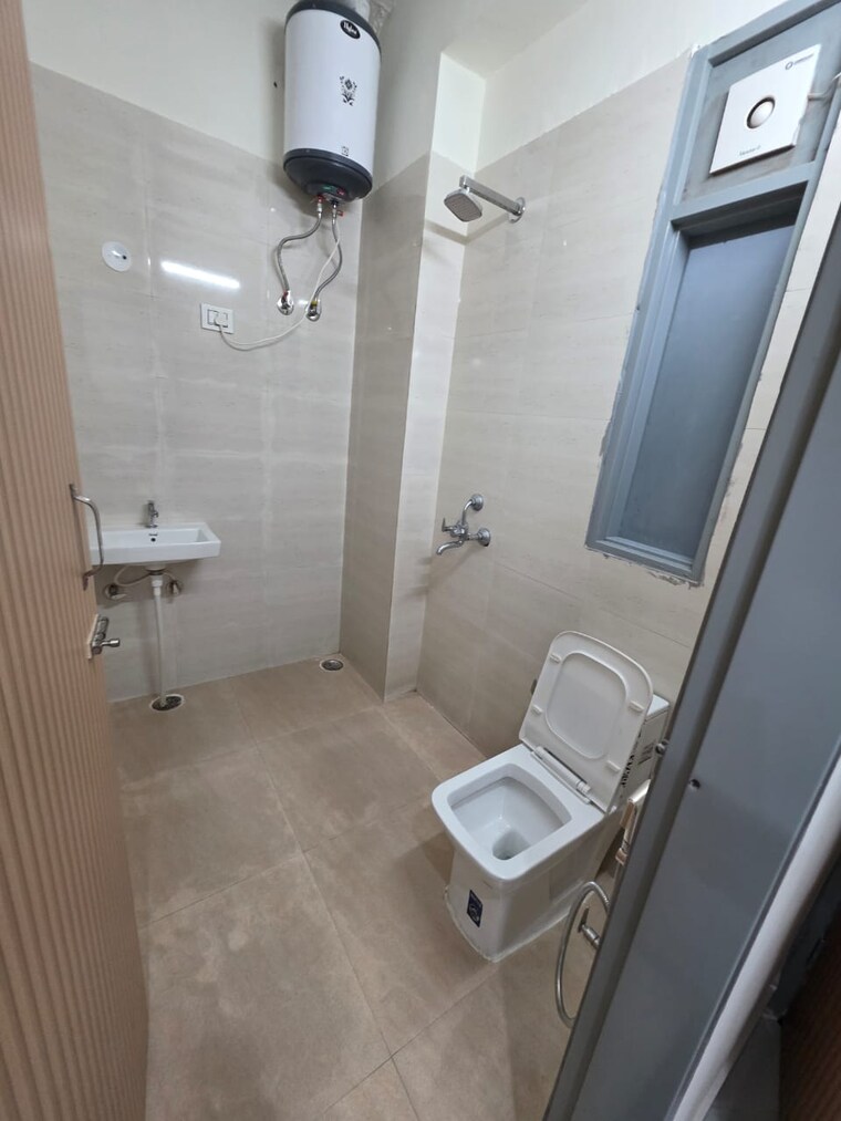Bathroom, sector 52 1 Bedroom 750 Sq.Ft. Independent House In Sector 52 Gurgaon 9541217