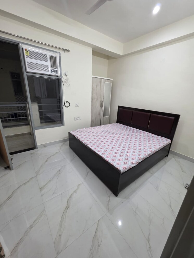 Master Bedroom, sector 52 1 Bedroom 750 Sq.Ft. Independent House In Sector 52 Gurgaon 9541217