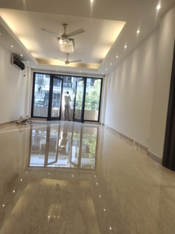 Living Room, greater kailash i 3 Bedroom 2000 Sq.Ft. Builder Floor In Greater Kailash I Delhi 9541226