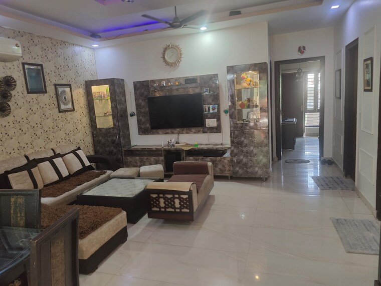 Living Room, parklands 3 Bedroom 250 Sq.Yd. Builder Floor In Sector 85 Faridabad 9541229