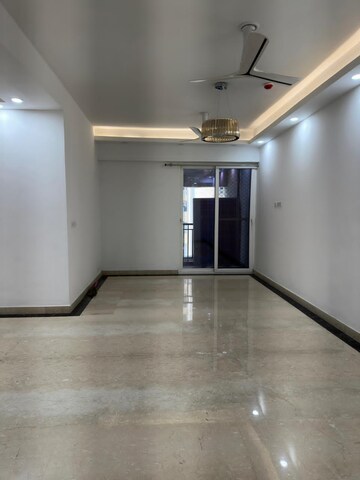 Room in 4 BHK Apartment at Supertech ORB, Sector 74 – for Rent