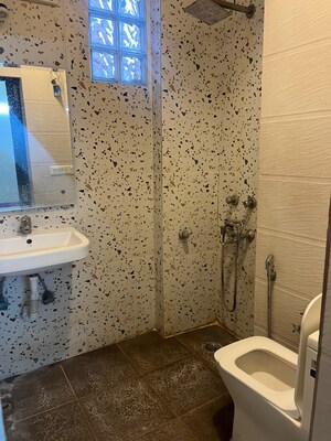 Bathroom in 1 BHK Builder Floor at South Extension ii – for Rent